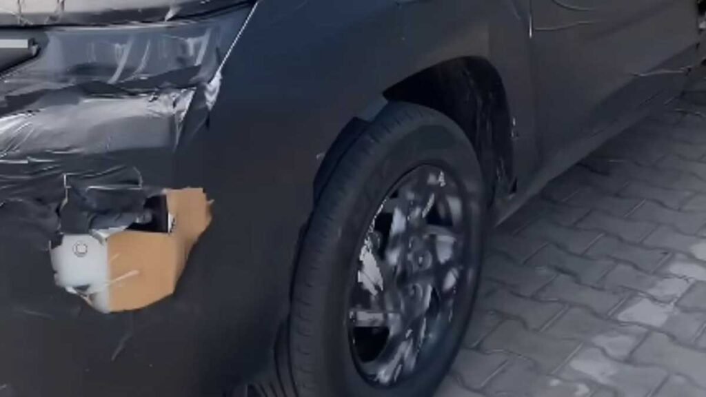 पहली बार दिखा 6-स्पीड मैनुअल