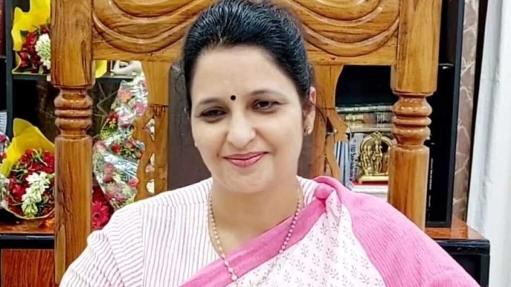 स्कूल शिक्षा महानिदेशक मोनिका रानी