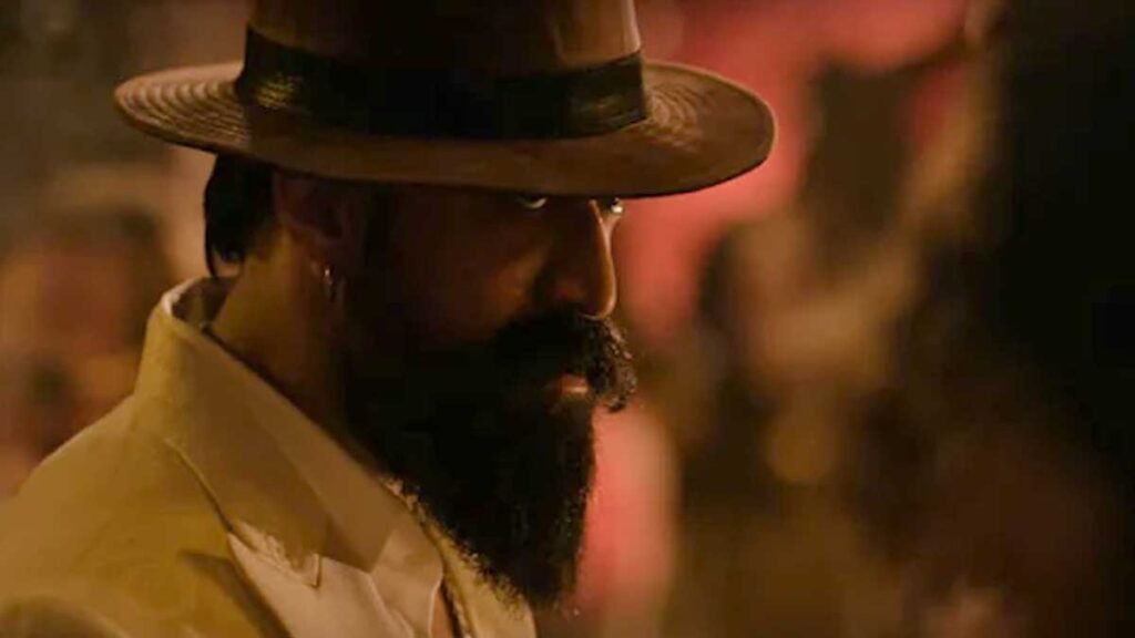 फर्स्ट लुक से टीजर तक - बदलता अवतार