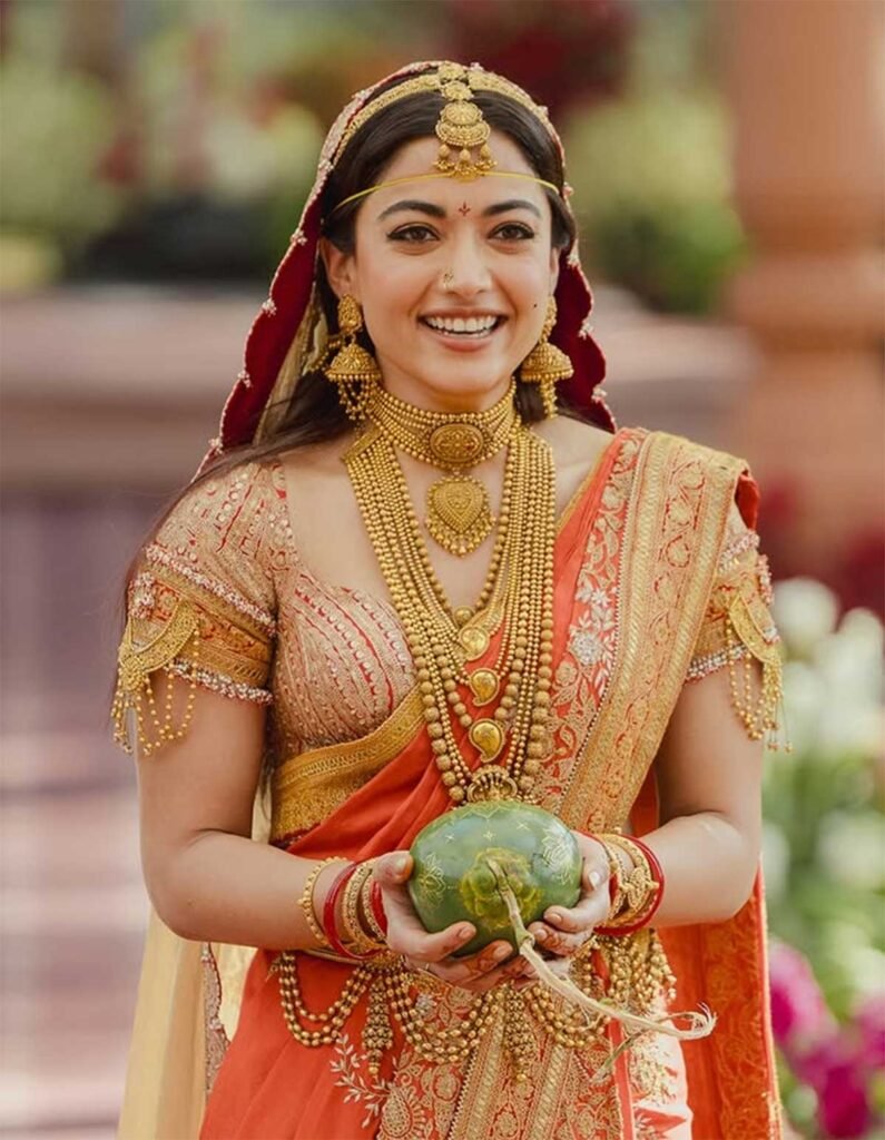 रश्मिका मंदाना की देवी-सी छवि