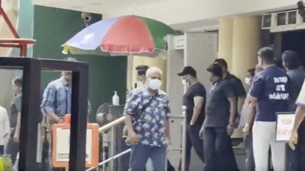 अस्पताल पहुंचे सलमान खान