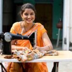 घर बैठे काम करती राजस्थान की महिलाएं