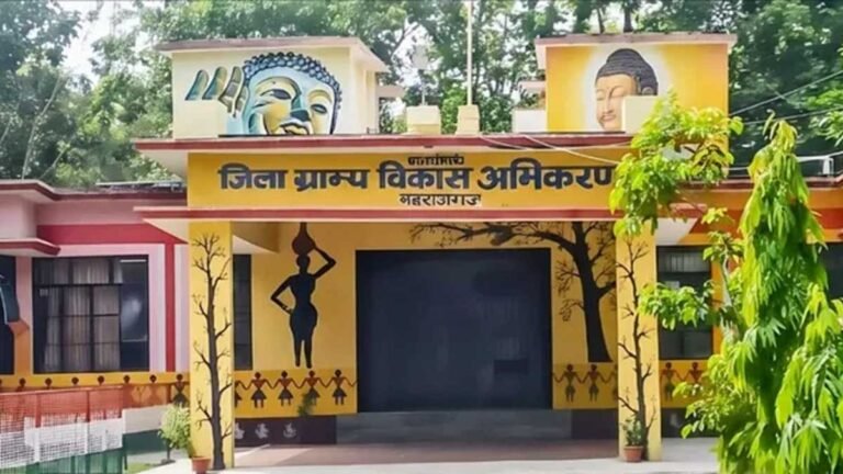 महराजगंज में प्रधानमंत्री आवास योजना ग्रामीण सर्वे प्रक्रिया