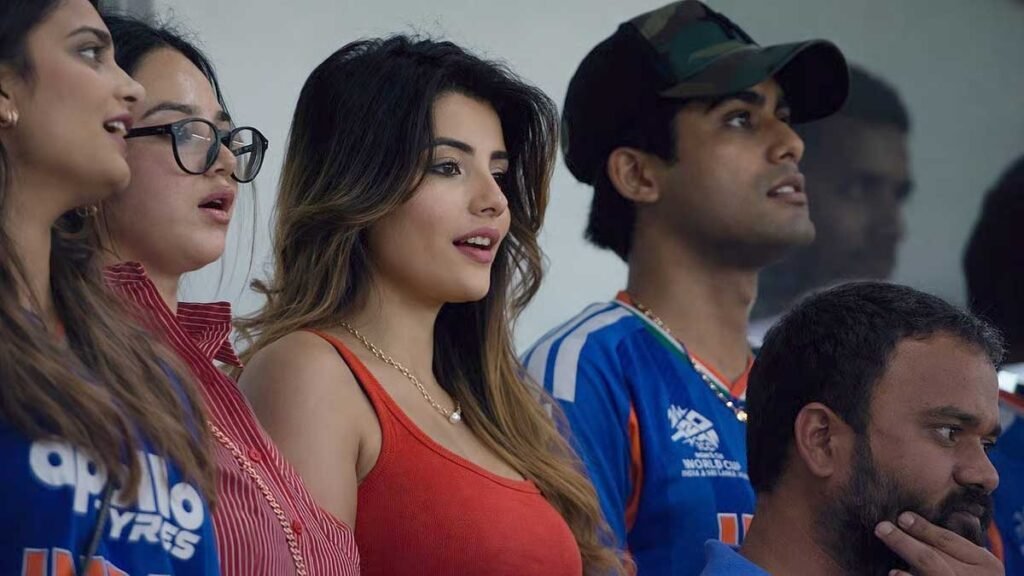 स्टेडियम में दिखीं ईशान किशन की गर्लफ्रेंड अदिति हुंडिया