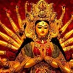 चैत्र नवरात्र में देवी कवच पाठ करते भक्त