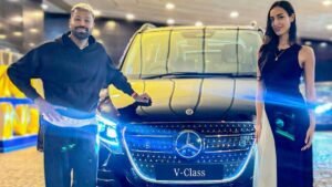 हार्दिक पांड्या की Mercedes V Class लग्जरी कार