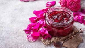 घर पर बना गुलाब का गुलकंद