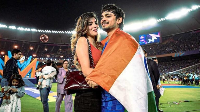 ईशान किशन और अदिति हुंडिया टी20 वर्ल्ड कप जीत के बाद
