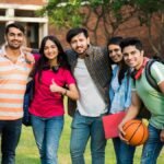 JEE Main 2026 city slip डाउनलोड करते छात्र