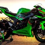 Kawasaki Ninja ZX-6R स्पोर्ट्स बाइक का फ्रंट व्यू