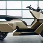 OMOWAY OMO X सेल्फ बैलेंसिंग इलेक्ट्रिक बाइक खड़ी हुई