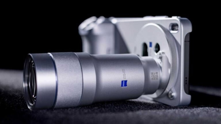 Vivo X300 Ultra 200MP camera and gimbal stabilization