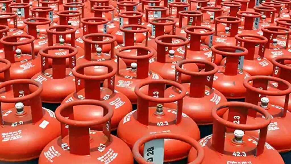 LPG कीमतों में बढ़ोतरी से बढ़ेगा आर्थिक दबाव