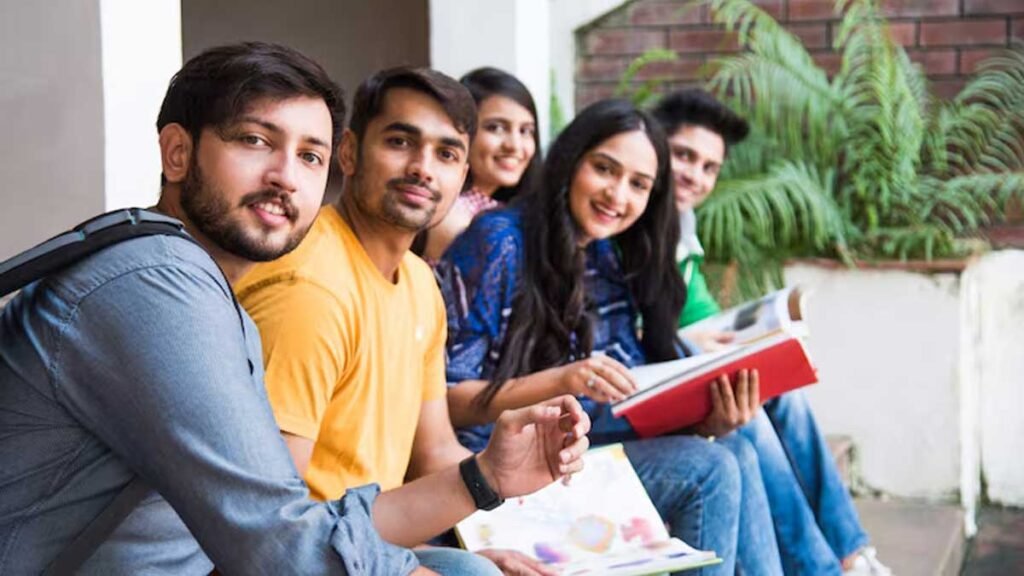अन्य सेमेस्टर और इंस्टीट्यूट फीस