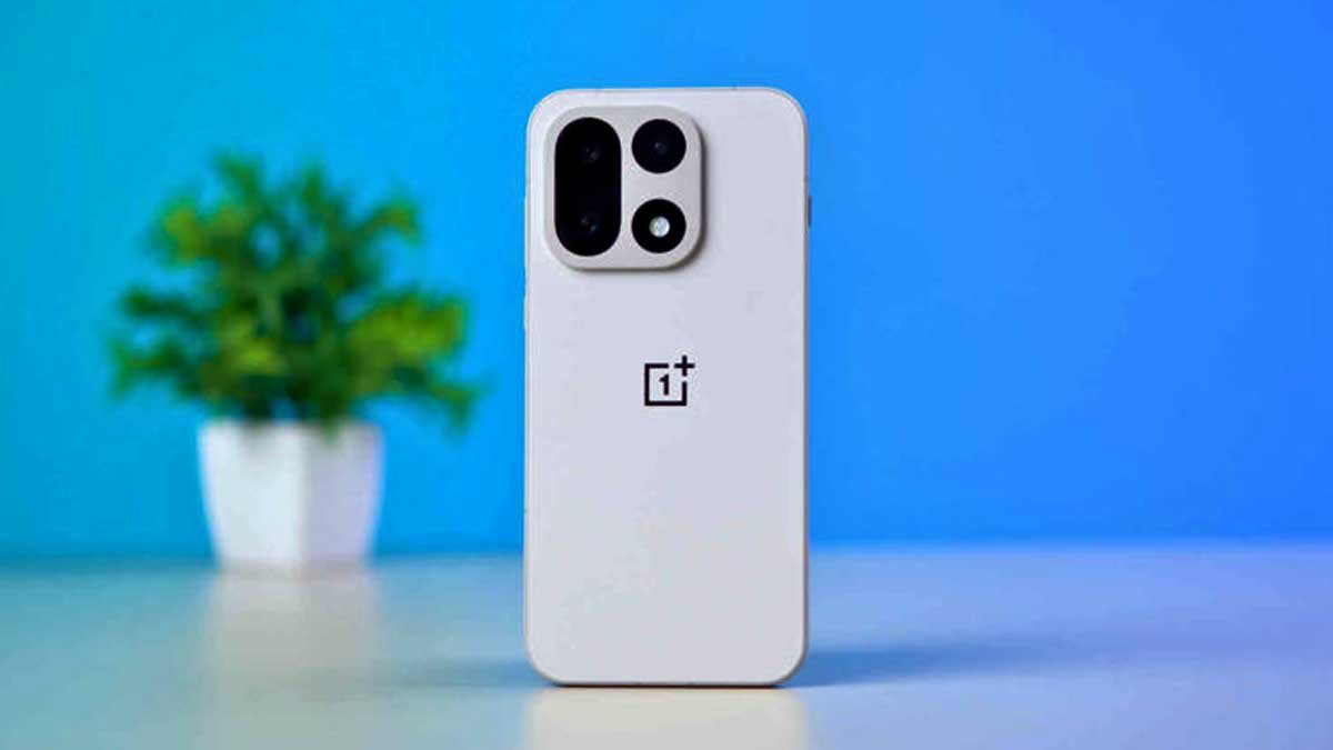 OnePlus 16 स्मार्टफोन का रेंडर डिजाइन