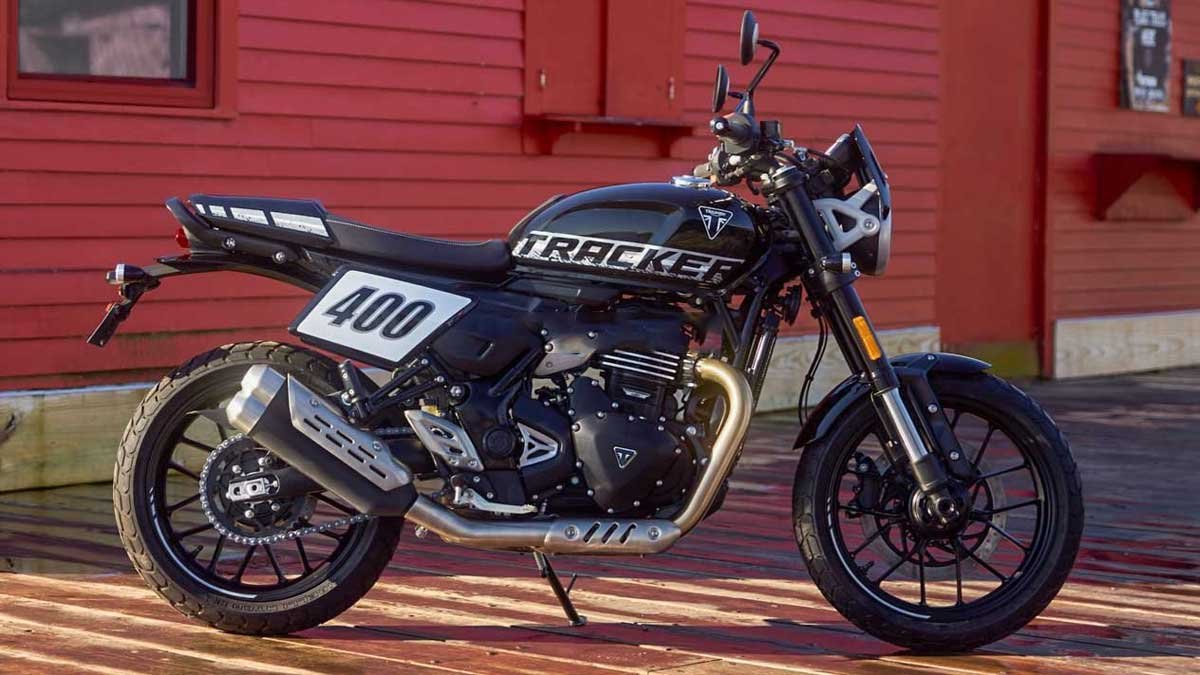 ट्रायम्फ ट्रैकर 400 बाइक का फ्रंट और साइड व्यू
