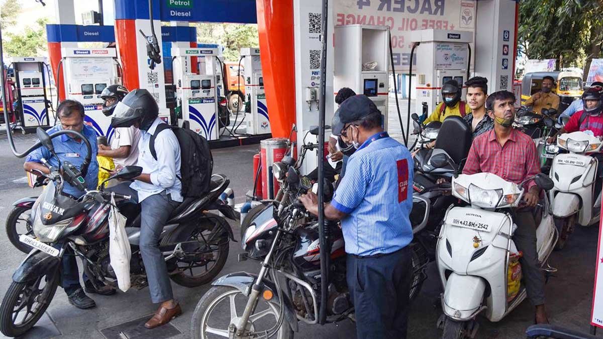 पेट्रोल पंप पर पेट्रोल-डीजल की कीमतें