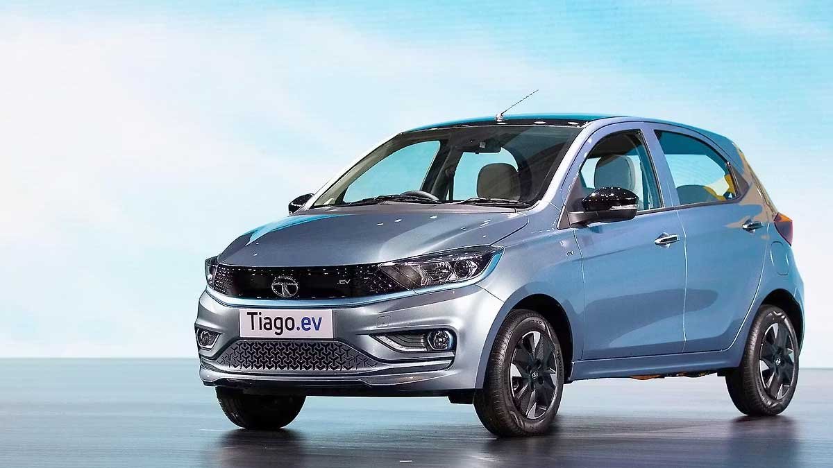 Tata Tiago EV Facelift 2026 का नया टीजर और आधुनिक फीचर्स वाली इलेक्ट्रिक कार