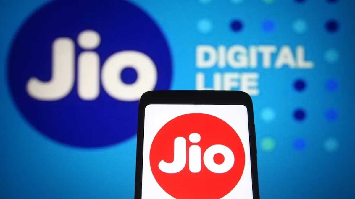 Jio Family Plan में 75GB डेटा और 4 SIM की सुविधा।