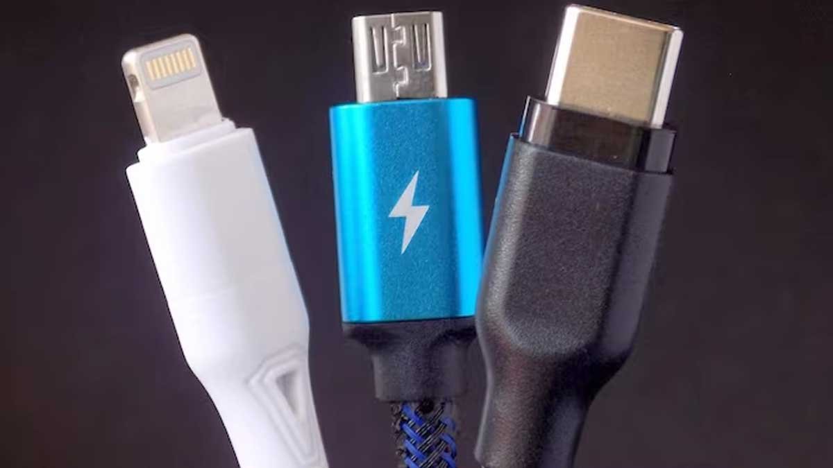 USB पोर्ट के अलग-अलग रंग और उनकी स्पीड
