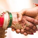 Wedding SIP के जरिए शादी के लिए बचत और निवेश की योजना बनाते युवा जोड़ा